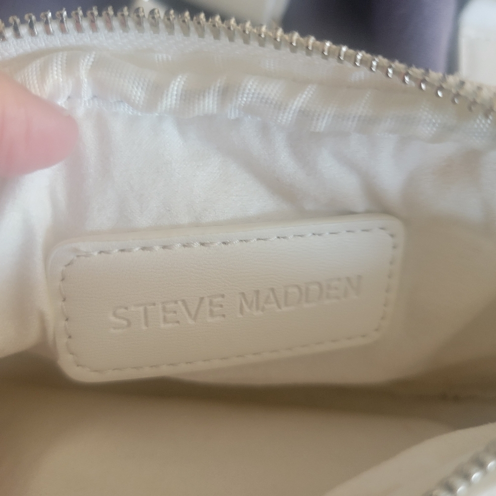 Steve Madden Quilted White Crossbody Bag - Picture 2 of 7